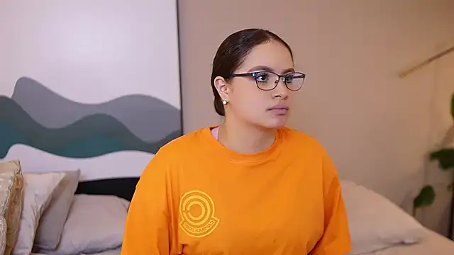 Tayler Kim online show from 10, 10, 2025