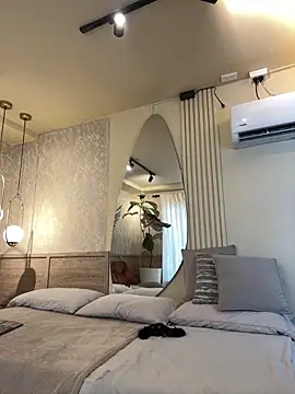 Tayler Kim online show from 29, 3, 2026