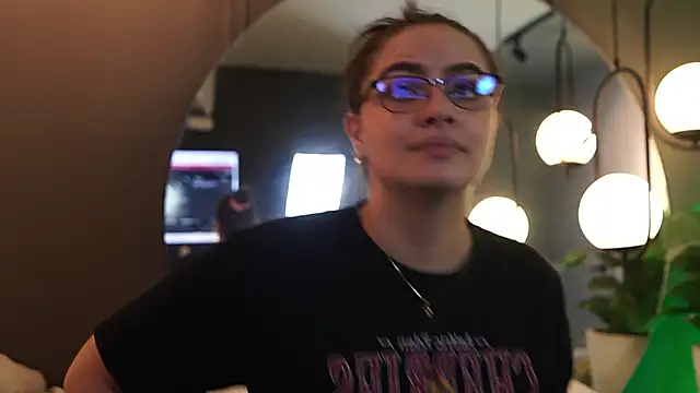 Tayler Kim online show from 10, 2, 2026