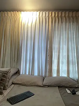 Tayler Kim online show from 7, 4, 2026