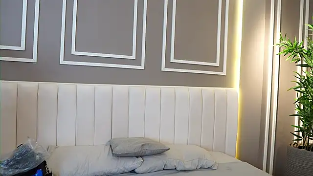 Tayler Kim online show from 15, 11, 2025