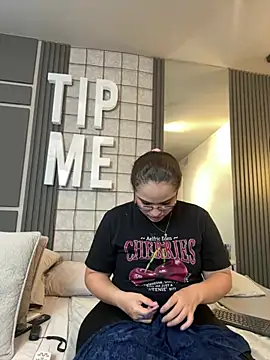 Tayler Kim online show from 14, 3, 2026