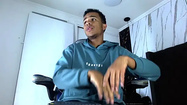 aston xvera online show from 18, 10, 2025