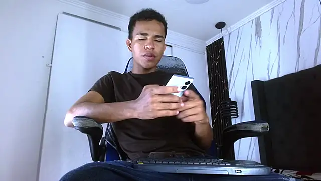 aston xvera online show from 21, 10, 2025