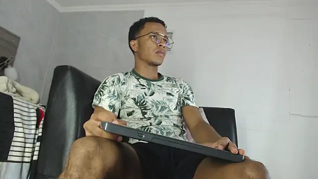 aston xvera online show from 27, 11, 2025