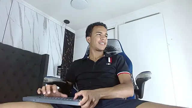 aston xvera online show from 2, 11, 2025