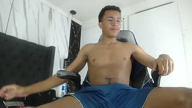 aston xvera online show from 12, 11, 2025