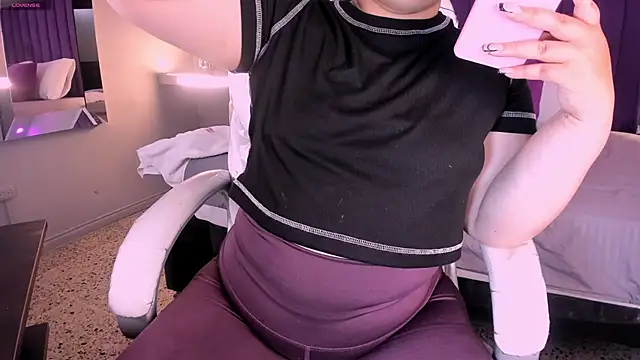 Miss Francheska online show from 4, 3, 2026