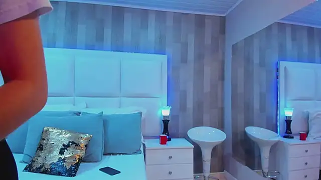 ZoeWilliis online show from 18, 10, 2025