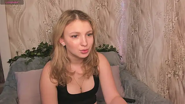 MilinaMorris online show from 8, 4, 2026