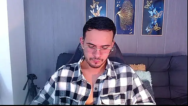 Arontrey21 online show from 23, 9, 2025
