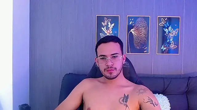 Arontrey21 online show from 25, 9, 2025