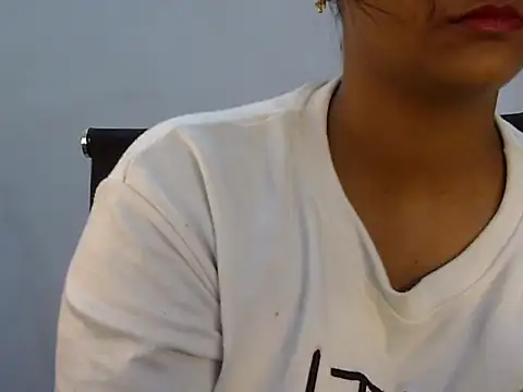 Snapshot of Hott_Noor chatting on 1, 12, 2025 Hott Noor online show from 1, 12, 2025