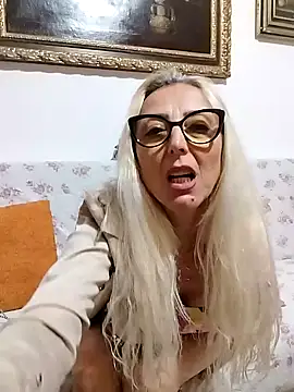 Snapshot of _sexyBLONDE46_ chatting on 21, 5, 2026 sexyBLONDE46 online show from 21, 5, 2026