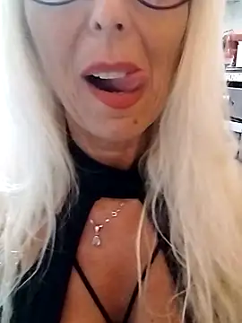 Snapshot of _sexyBLONDE46_ chatting on 23, 7, 2026 sexyBLONDE46 online show from 23, 7, 2026