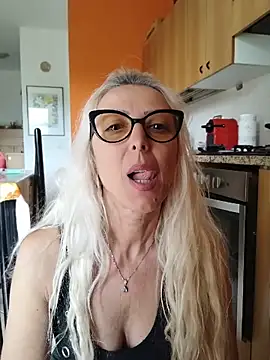 Snapshot of _sexyBLONDE46_ chatting on 7, 5, 2026 sexyBLONDE46 online show from 7, 5, 2026
