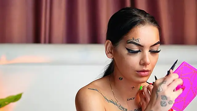 Snapshot of KarsynJaydde chatting on 15, 11, 2025 KarsynJaydde online show from 15, 11, 2025