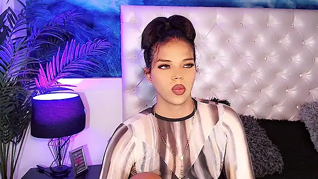 Valeria Swett  online show from 14, 11, 2025