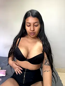 Snapshot of _Chloe_Smith chatting on 8, 11, 2025 Chloe Smith online show from 8, 11, 2025