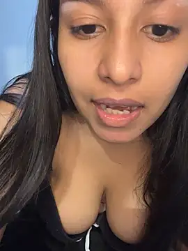 Snapshot of _Chloe_Smith chatting on 5, 11, 2025 Chloe Smith online show from 5, 11, 2025