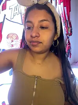  Chloe Smith online show from 21, 4, 2026