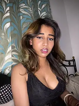 STRIP GLOW online show from 21, 2, 2026