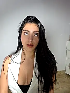 Alicia vellami online show from 4, 11, 2025