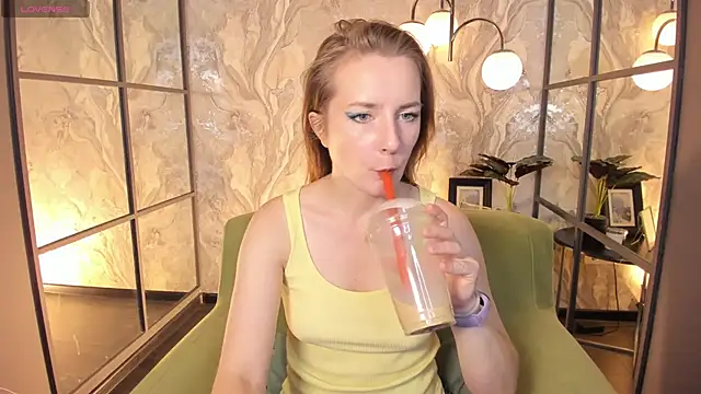 Snapshot of MeggySun chatting on 22, 9, 2025 MeggySun online show from 22, 9, 2025