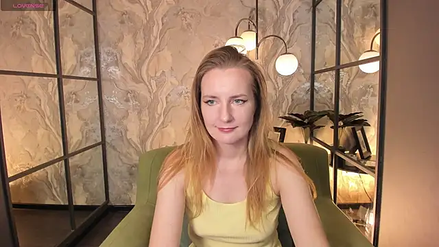 Snapshot of MeggySun chatting on 23, 9, 2025 MeggySun online show from 23, 9, 2025