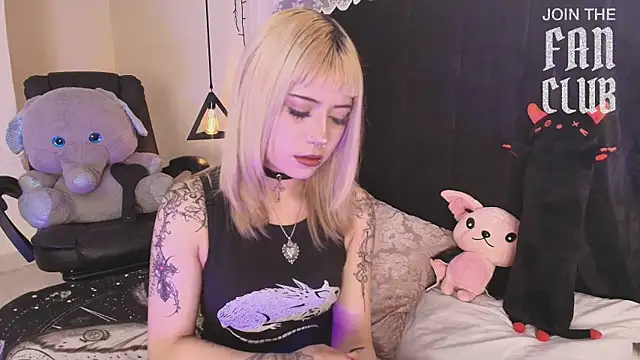 Snapshot of IvyBelle_ chatting on 10, 6, 2026 IvyBelle online show from 10, 6, 2026