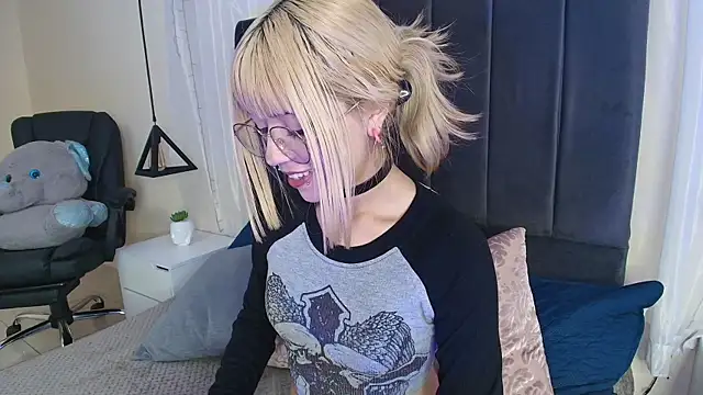 IvyBelle  online show from 15, 11, 2025