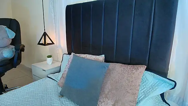 IvyBelle  online show from 18, 12, 2025