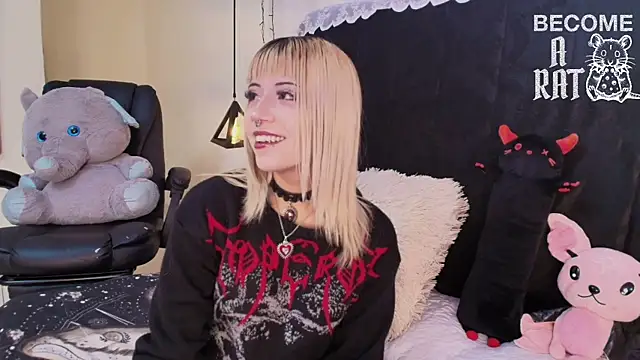 Snapshot of IvyBelle_ chatting on 18, 7, 2026 IvyBelle online show from 18, 7, 2026
