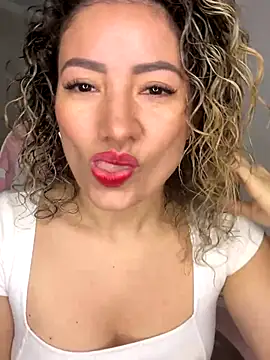 Snapshot of Nicolblossom1 chatting on 30, 11, 2025 Nicolblossom1 online show from 30, 11, 2025