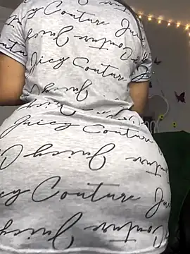 latina curvy22 online show from 4, 11, 2025