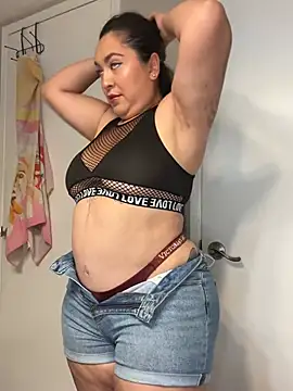 latina curvy22 online show from 10, 5, 2026