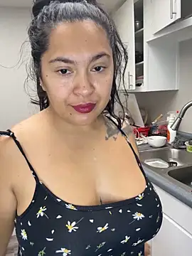 latina curvy22 online show from 23, 9, 2025