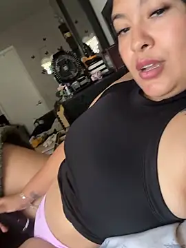 latina curvy22 online show from 18, 5, 2026