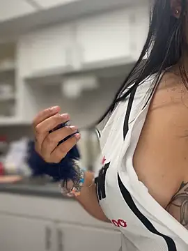 latina curvy22 online show from 9, 5, 2026