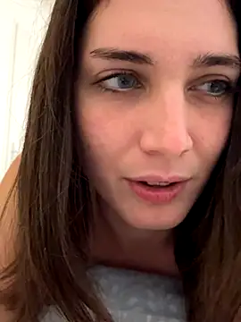 Snapshot of Petitbiscuit2B0 chatting on 24, 10, 2025 Petitbiscuit2B0 online show from 24, 10, 2025