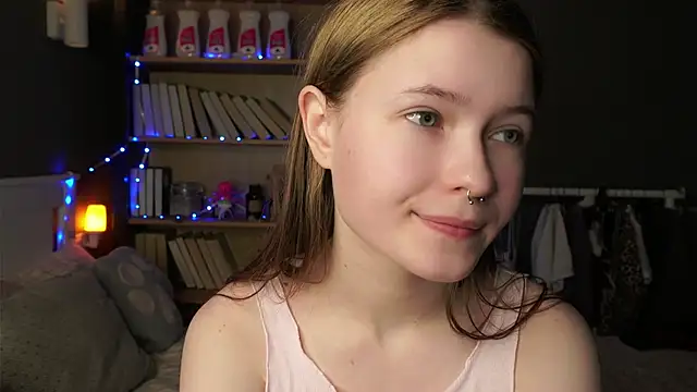 LynHillaire online show from 16, 2, 2026