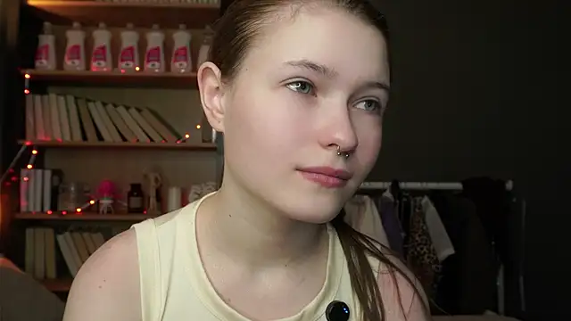 LynHillaire online show from 13, 2, 2026