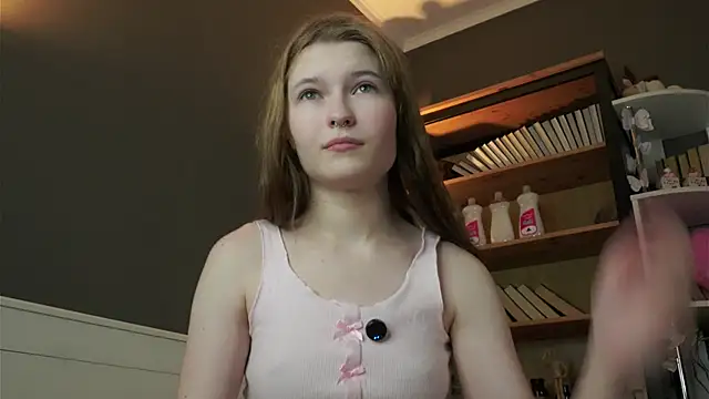 LynHillaire online show from 6, 2, 2026