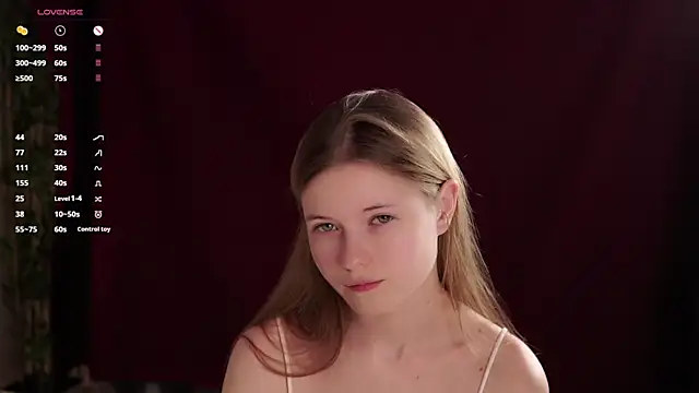 Snapshot of LynHillaire chatting on 8, 7, 2026 LynHillaire online show from 8, 7, 2026