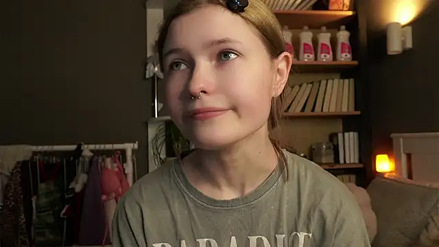 LynHillaire online show from 8, 2, 2026