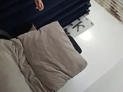 Mitchycola bigcock online show from 21, 9, 2025