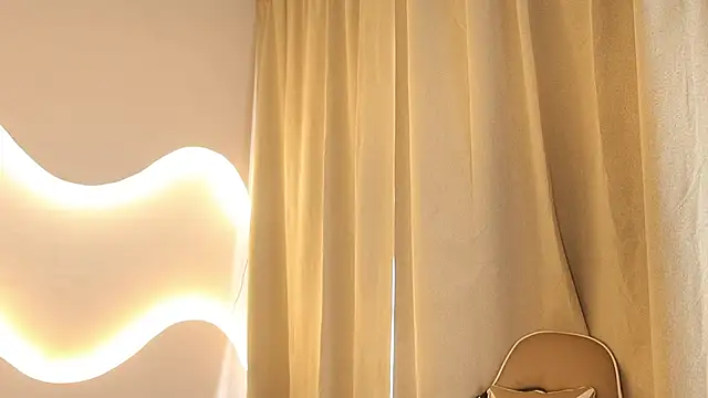 Snapshot of Mystic_blue chatting on 27, 10, 2025 Mystic blue online show from 27, 10, 2025