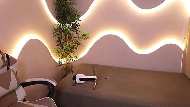 Snapshot of Mystic_blue chatting on 8, 10, 2025 Mystic blue online show from 8, 10, 2025