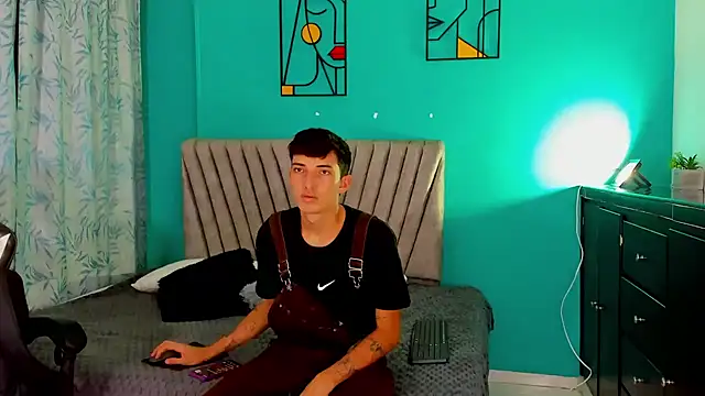 Maikol Ortiz online show from 7, 3, 2026