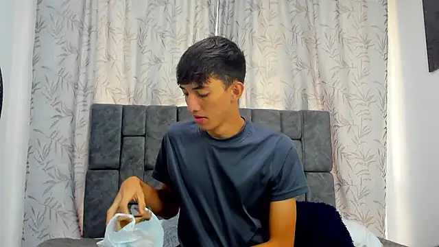 Maikol Ortiz online show from 2, 12, 2025